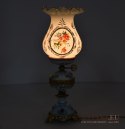 Antyczna porcelanowa lampa na stolik w pałacowym stylu.