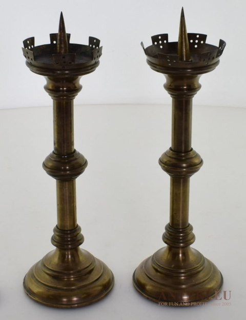 2 zabytkowe świeczniki gotyckie z 1850 roku sygnowane Dr. C. Ernst Berlin