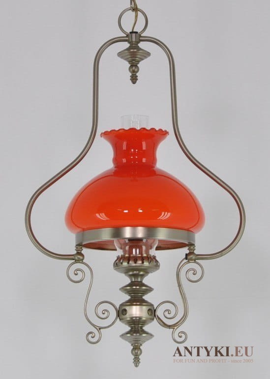 Stara srebrna lampa z czerwonym kloszem
