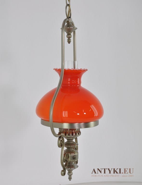 Stara srebrna lampa z czerwonym kloszem