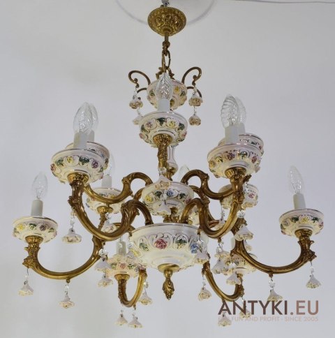 Barokowy żyrandol salonowy antyk z białymi różyczkami chandelier z Francji