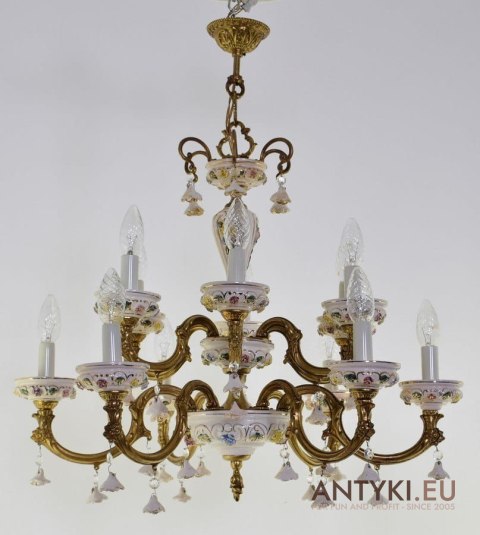 Barokowy żyrandol salonowy antyk z białymi różyczkami chandelier z Francji