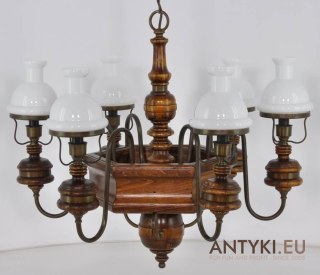 Chesterfield salonowy żyrandol angielski. Duża lampa z kloszami do salonu knajpy karczmy.