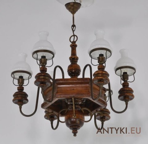 Chesterfield salonowy żyrandol angielski. Duża lampa z kloszami do salonu knajpy karczmy.