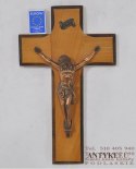 Stary krzyż z Jezusem, z lat 50-tych