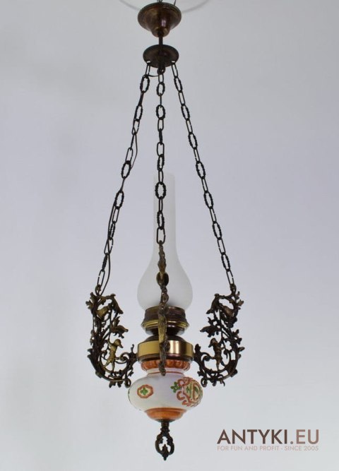 Starodawna lampa naftowa sufitowa przerobiona na elektryczną oświetlenie retro vintage