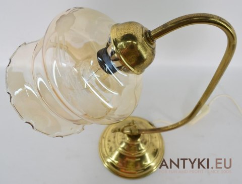 Starodawna lampka nocna stołowa z kloszem. Lampa retro vintage antyk.