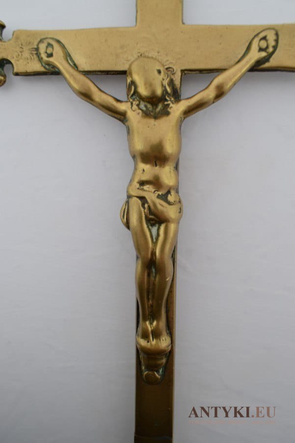 Stary krzyż pasyjka starodawna z Jezusem Chrystusem