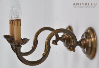 Duże kinkiety mosiężne do salonu w dawnym stylu. Lampy antyczne.