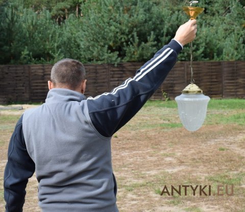 Sylowa lampa wisząca z pięknym kloszem. Klasyczna lampa sufitowa do ganku, holu, wiatrołapu. Oświetlenie vintage.