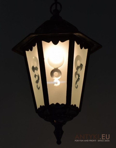 Wisząca lampa ogrodowa czarno srebrna lampka na zewnątrz w stylu retro vintage