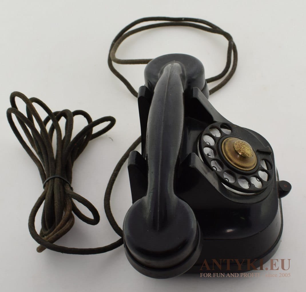 Zabytkowy telefon z bakelitu. AIEA Automatique electronique SA