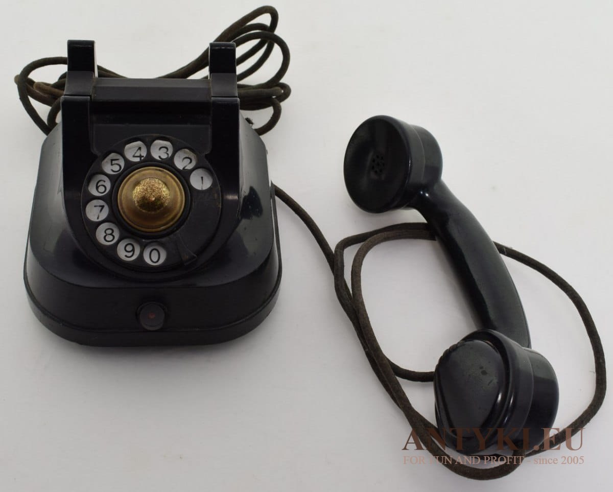 Zabytkowy telefon z bakelitu. AIEA Automatique electronique SA