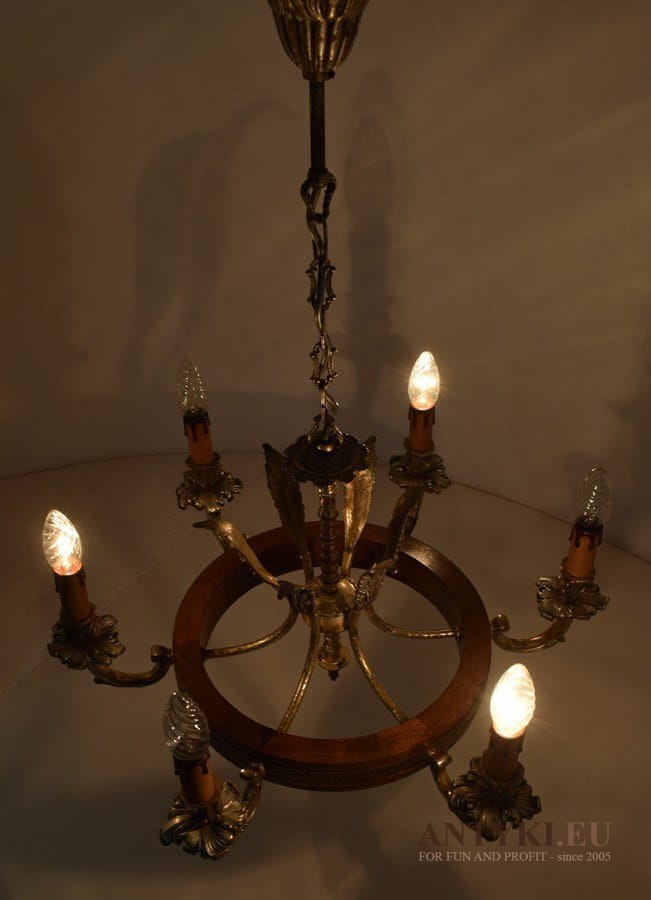 Zamkowy żyrandol okrągły do kuchni ganku lampa w stylu rycerskim rustykalna