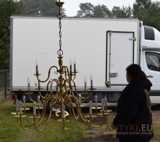 Potężny żyrandol z mosiądzu. Chandelier do zamku pałacu. XXL