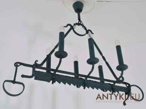 Żyrandol ciesielski do karczmy skansenu knajpy. Zielona lampa shabby chic.