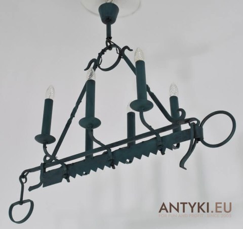 Żyrandol ciesielski do karczmy skansenu knajpy. Zielona lampa shabby chic.