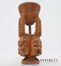 Afrykańska rzeźbiona popielnica.