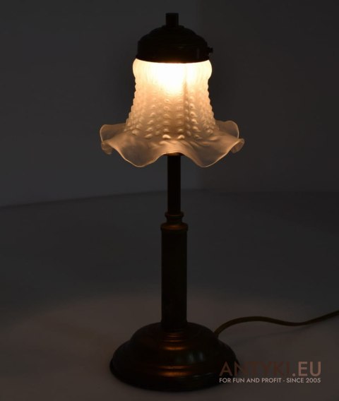 Zabytkowa lampa stołowa. Lampy antyki.