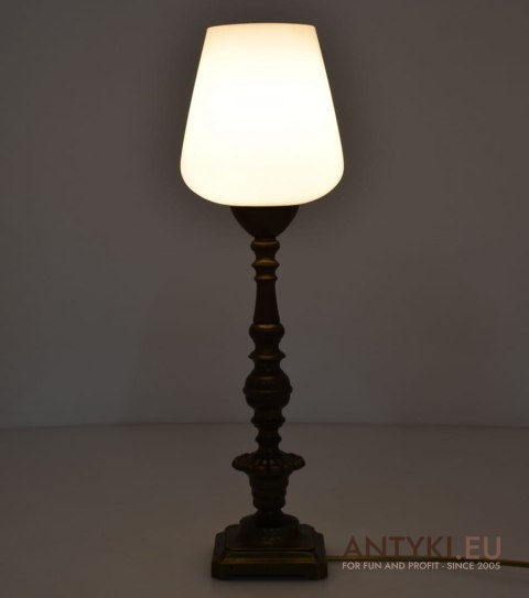 Antyczna lampa stołowa z brązu