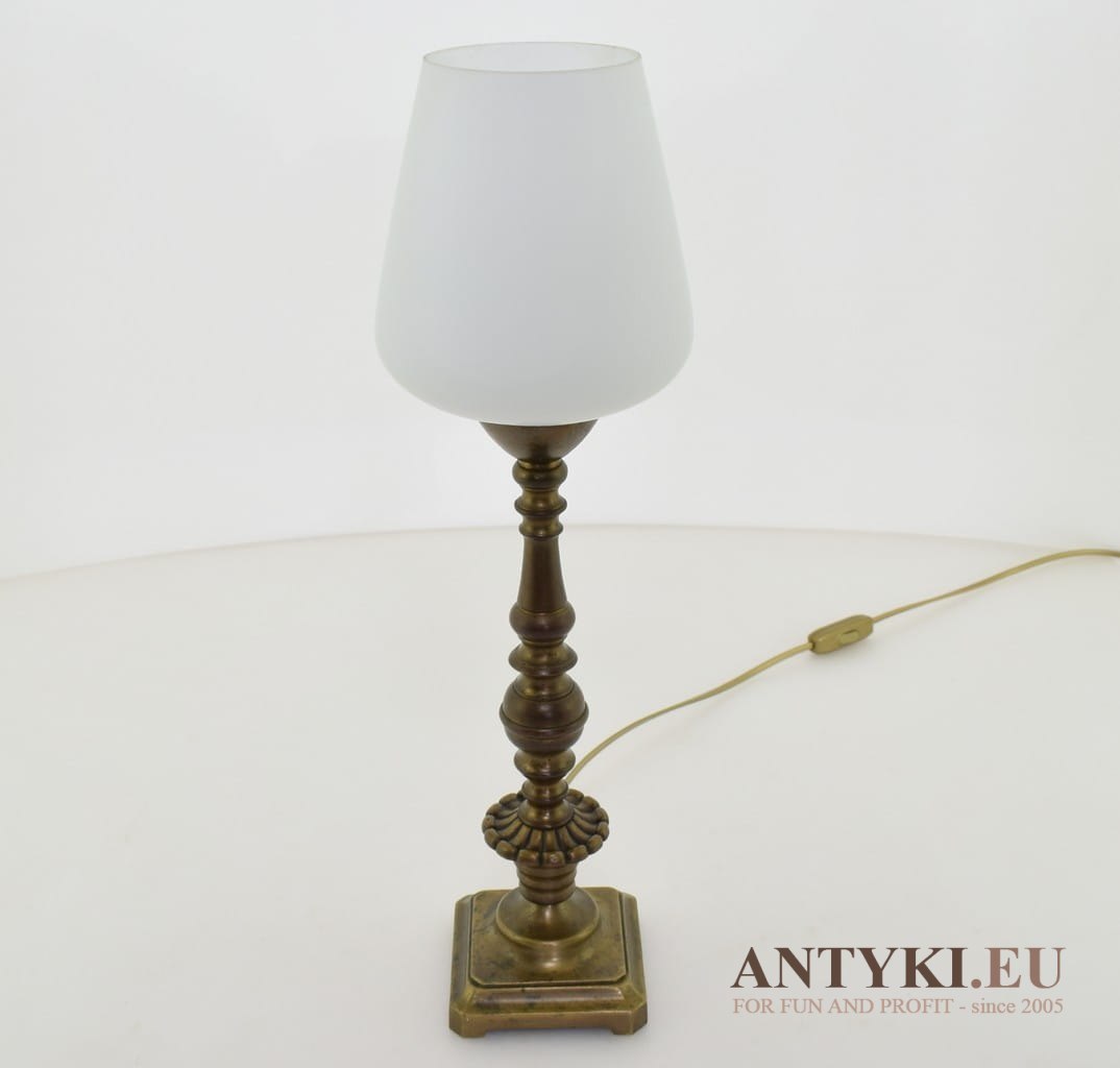 Antyczna lampa stołowa z brązu