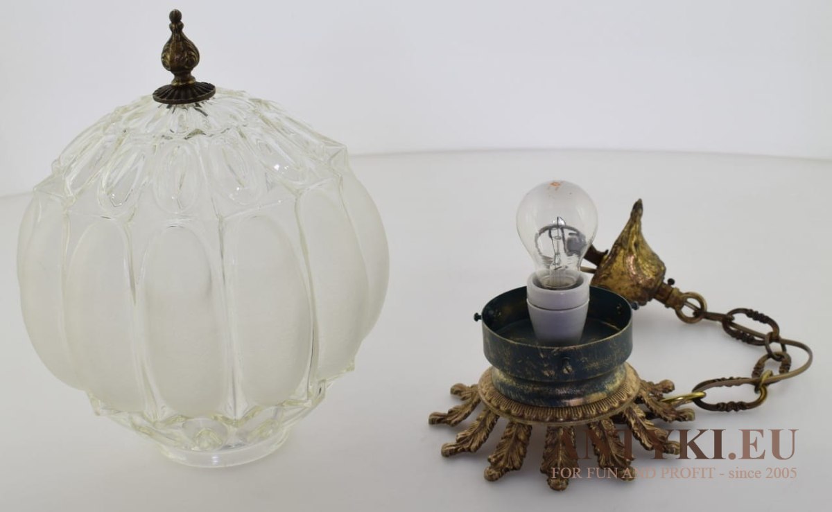 Antyczna lampa sufitowa szklana kula
