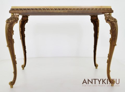 Barokowy stolik z onyksowym blatem