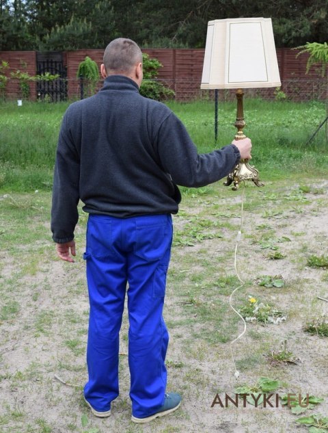 Mosiężna lampa stołowa z abażurem