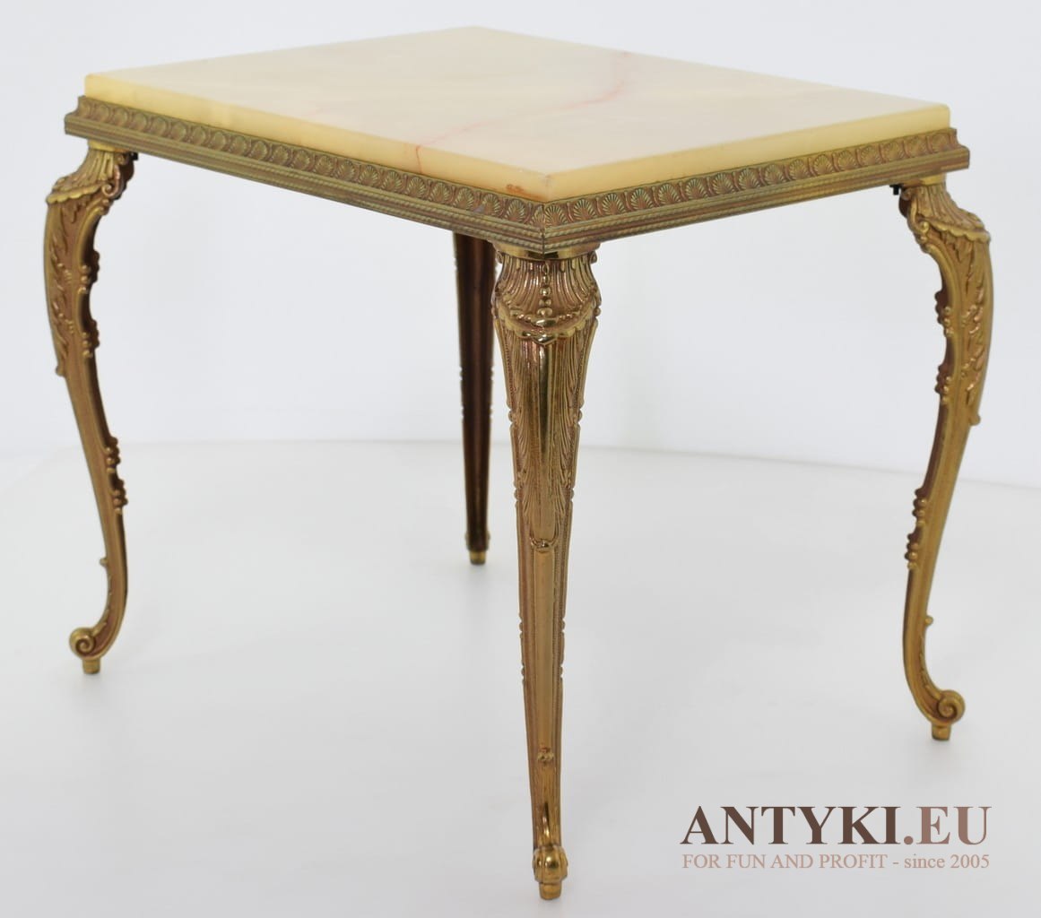 Mosiężny barokowy stolik z onyksem
