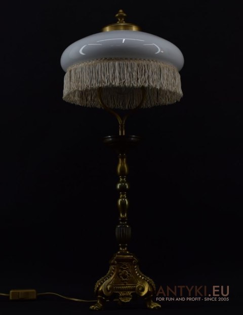 Zabytkowa lampa gabinetowa z kloszem