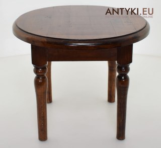 Mały okrągły stoliczek dębowy