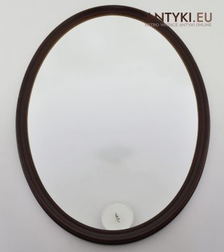 Owalne lustro w drewnianyc ramach retro vintage