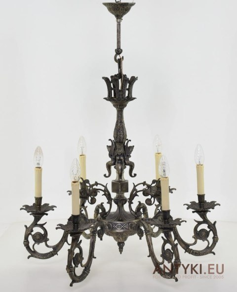 srebrny żyrandol barokowy pałacowy