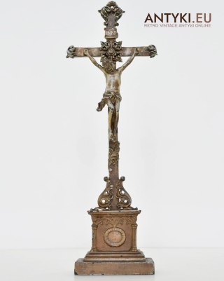 Muzealny krzyż z Jezusem Chrystusem, pasyjka. Antyki do kościoła.