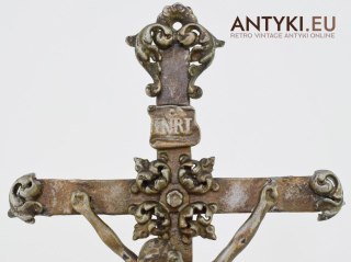 Muzealny krzyż z Jezusem Chrystusem, pasyjka. Antyki do kościoła.