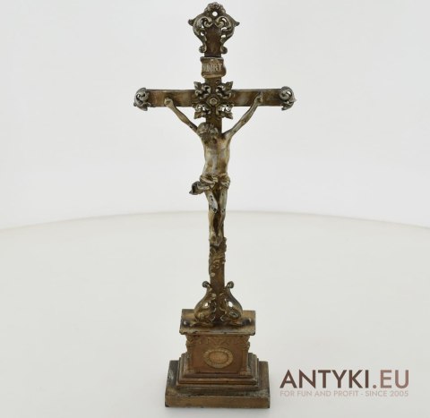 Muzealny krzyż z Jezusem Chrystusem, pasyjka. Antyki do kościoła.