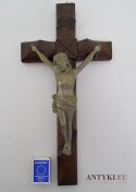 Chrystus ukrzyżowany Jezus na drewnianym krzyżu INRI krucyfix rustykalny antyk