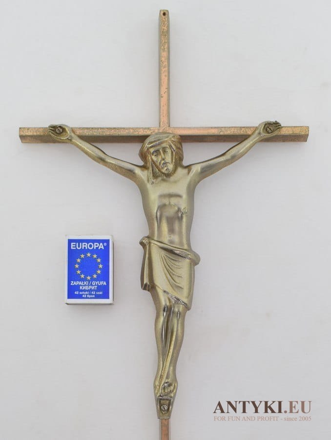 Duży stary krzyż z Jezusem Chrystusem krzyży ścienny łaciński