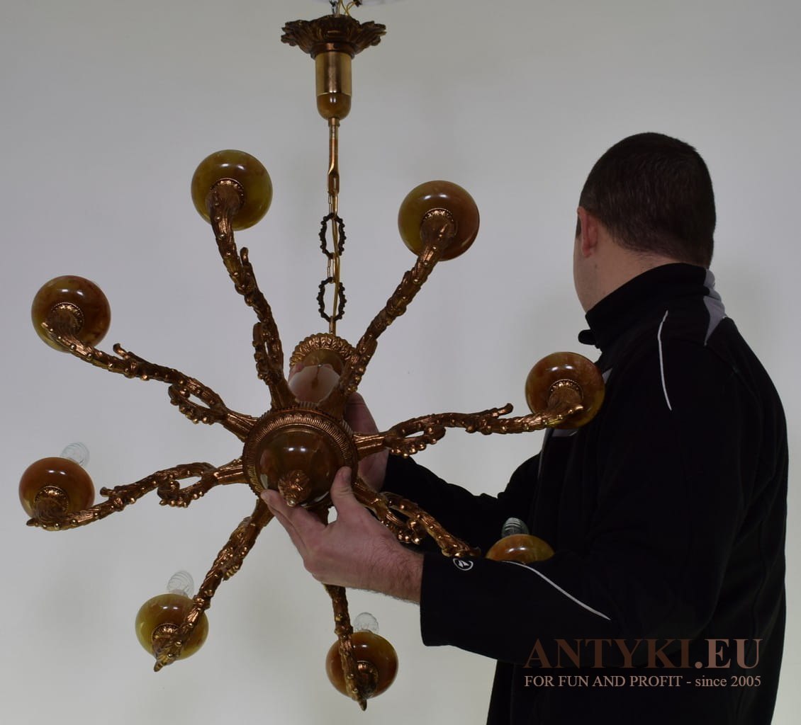 Antyczny żyrandol onyksowy do zamku. Pałacowy chandelier onyx.