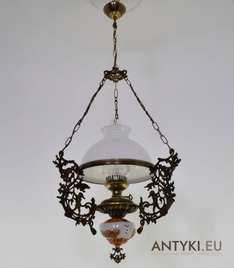 Duża czarowna lampa wisząca w stylu retro, vintage.