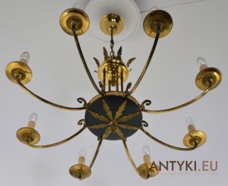 Retro żyrandol w klasycznym francuskim stylu Empire. Lampy vintage.