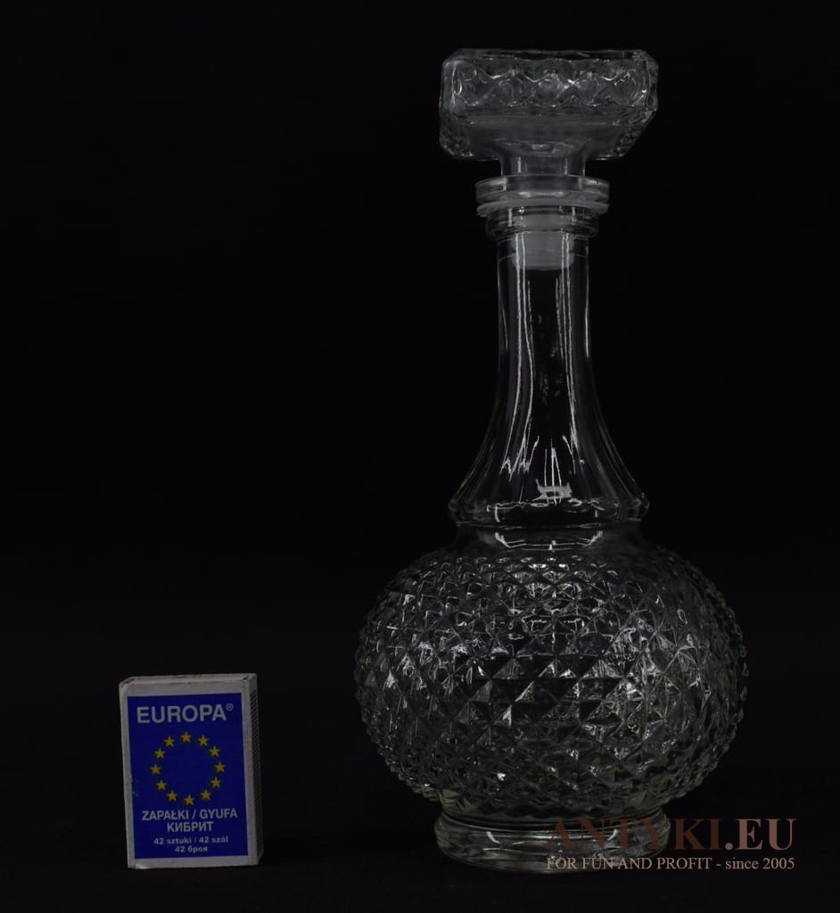 Starodawna karafka z karbowanego szkła, Made in Belgium 0.5 L