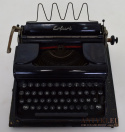 ERFURT muzealna maszyna do pisania z początku 19 wieku.