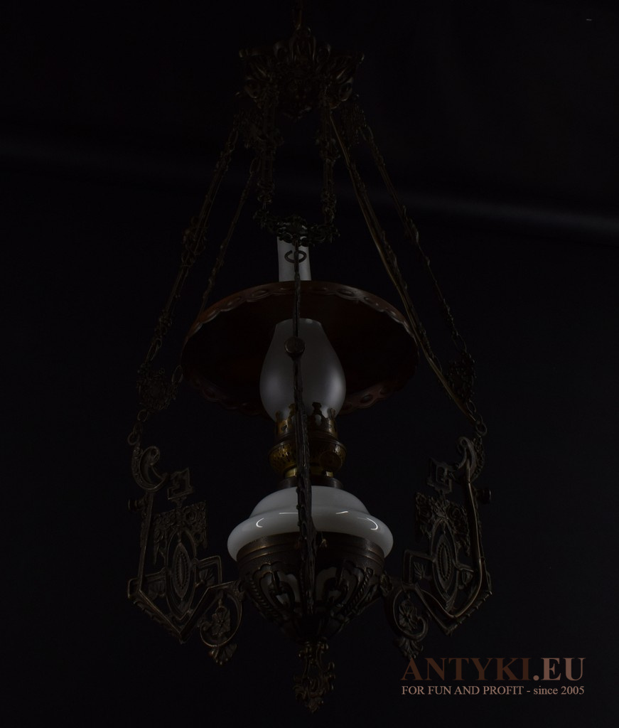 antyczna lampa do antresoli