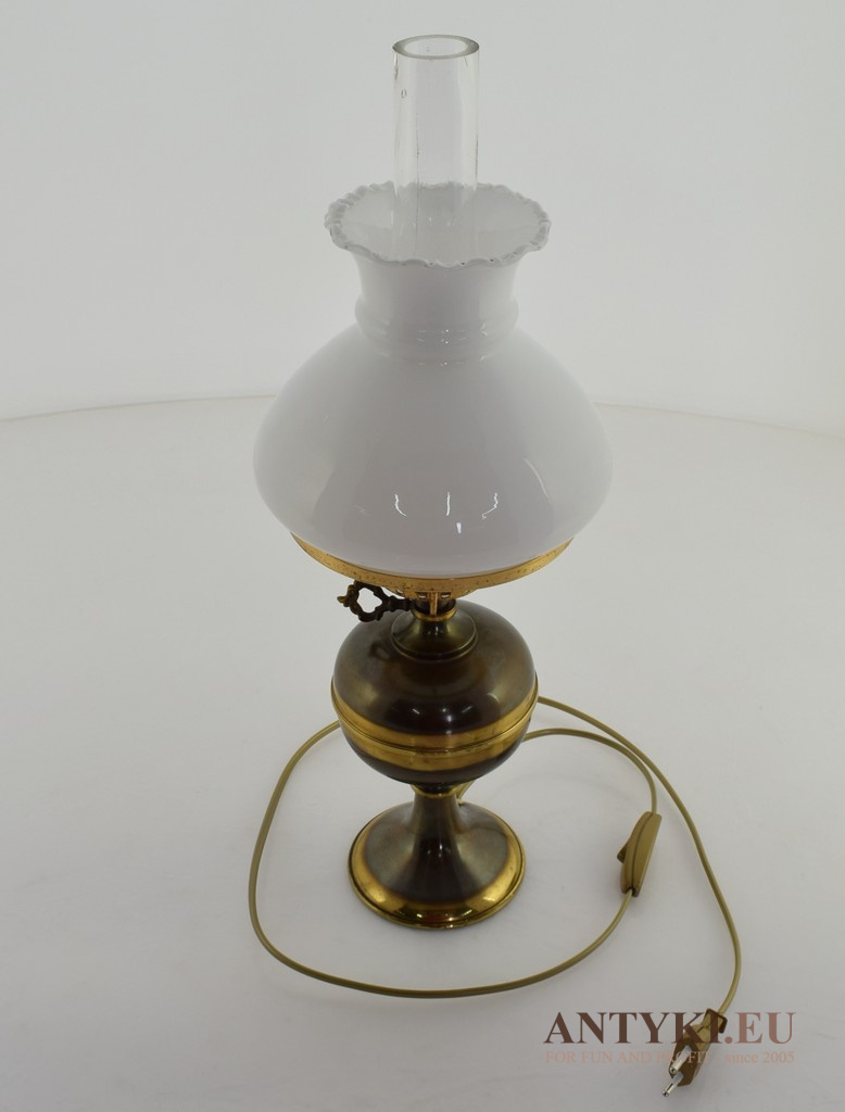 stołowa lampa chippendale