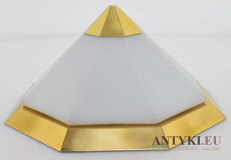 Duży plafon piramida lampa ścienna diament z kasyna.