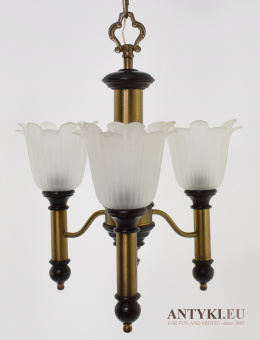 Stylowy zwis sufitowy w dworskim stylu. Lampy retro vintage.