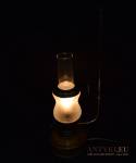 lampa na stoilk stylizowana na naftową