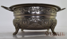 Antyczna orientalna waza, kociołek, naczynie, donica w kolorze starego srebra