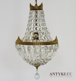 Antyk - mały żyrandol kryształowy do pałacu, zamku, dworu. Grucha kryształowa.